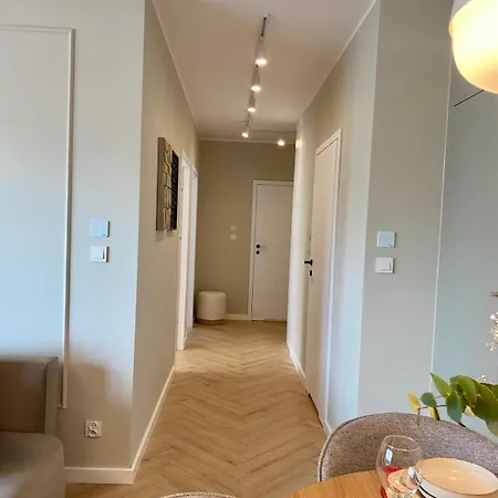 Baltic Harmony, 10 Minutes From And Polsat Arena, Free Parking Appartement